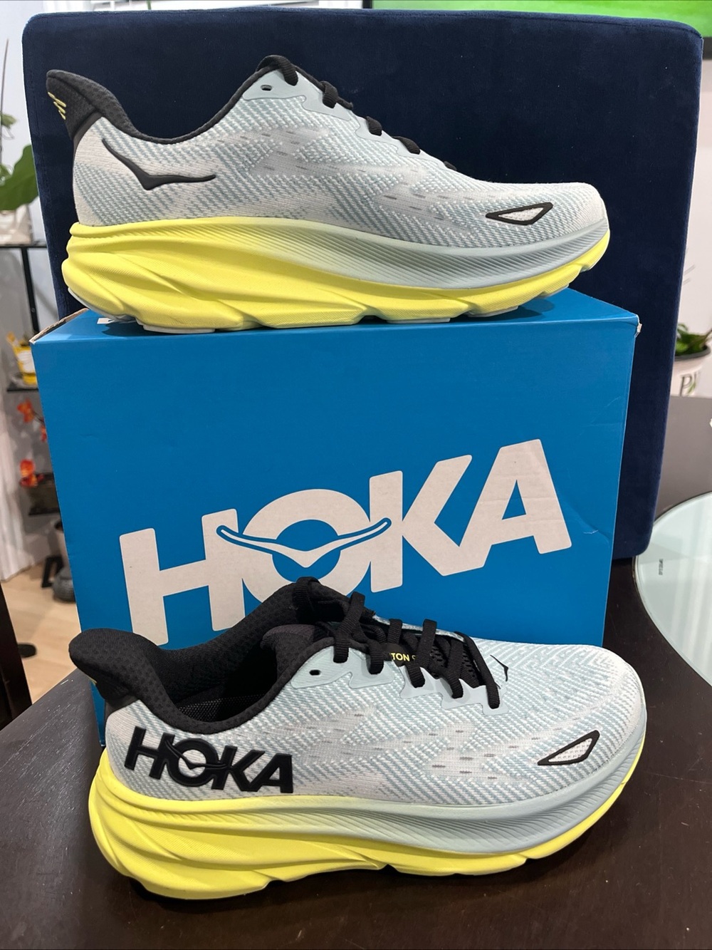 Hoka Men's Clifton 9 size 7.5 men Running Shoes inDruzy/Droplet